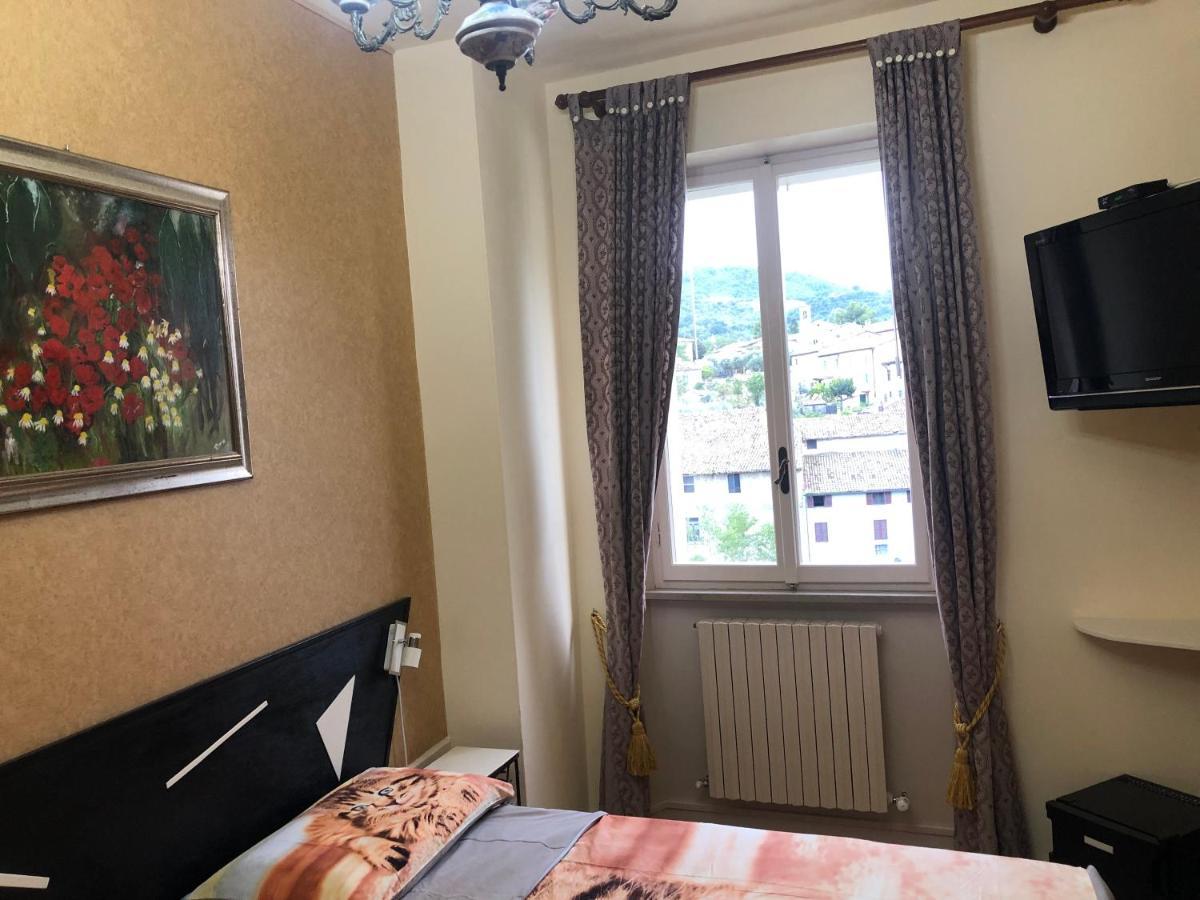 La Finestra Sul Fiume Bed & Breakfast Fossombrone Ngoại thất bức ảnh