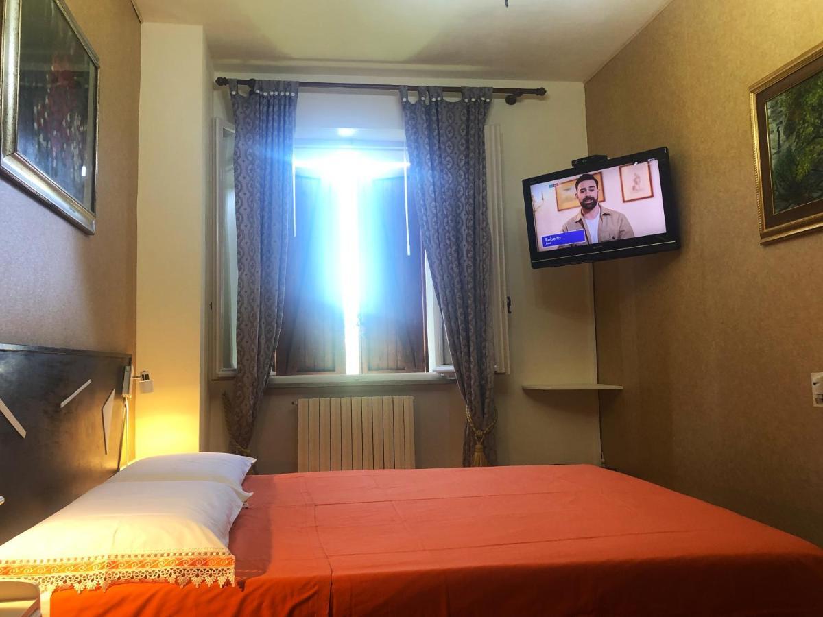La Finestra Sul Fiume Bed & Breakfast Fossombrone Ngoại thất bức ảnh