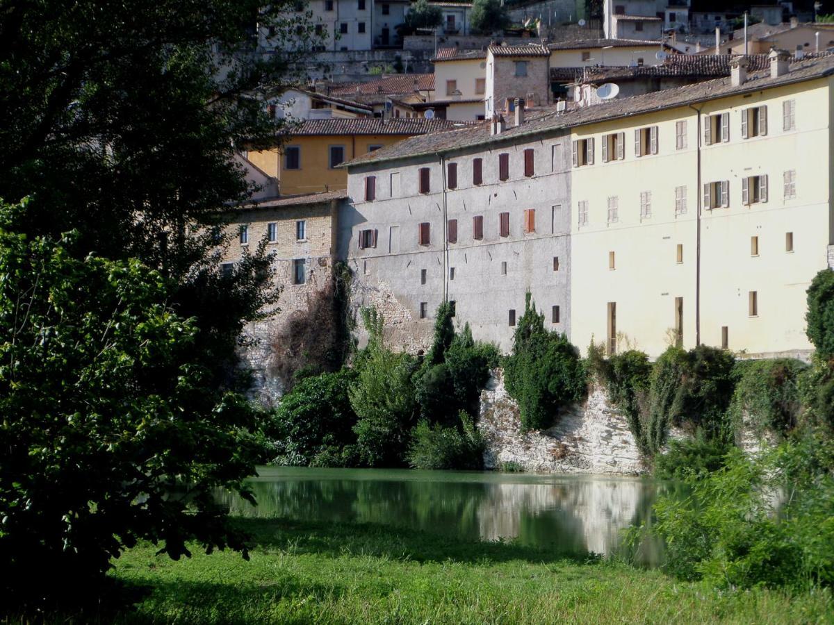 La Finestra Sul Fiume Bed & Breakfast Fossombrone Ngoại thất bức ảnh